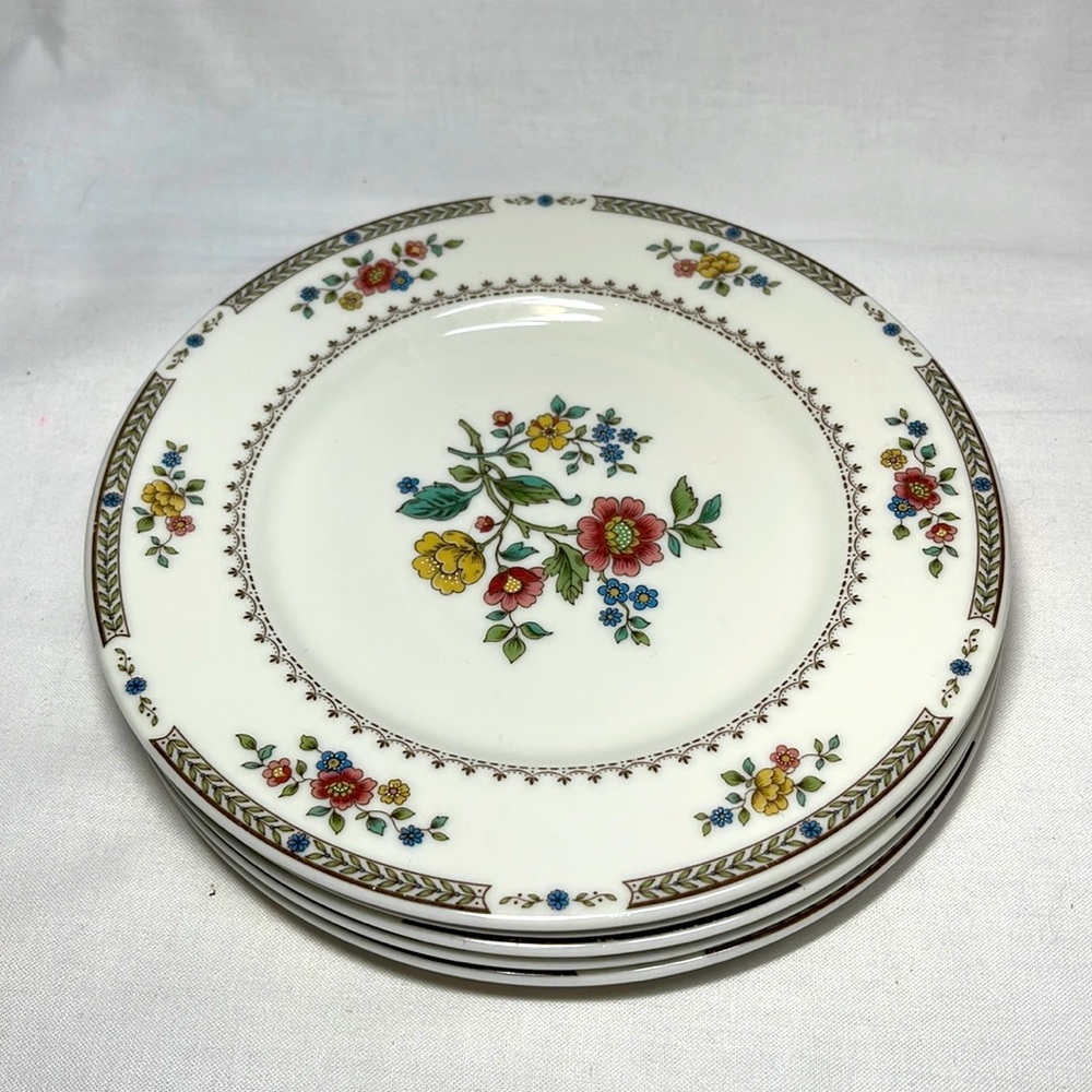 Royal Daulton, Kingswood pattern 6 1/2 inch‎ bread and butter plates X 5